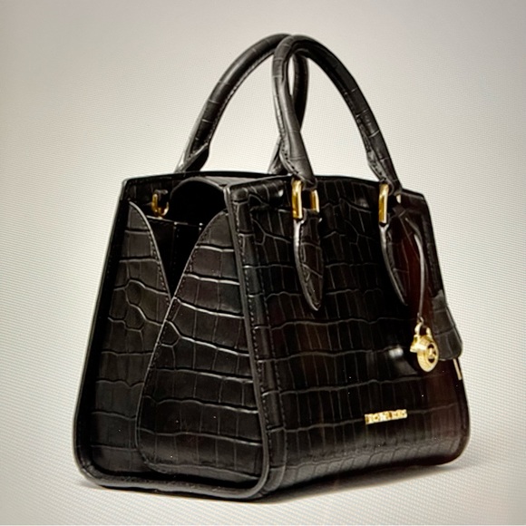 DETAILS
NWT Michael Kors Zoe Embossed Leather
Medium Satchel Handbag Black - Picture 2 of 6